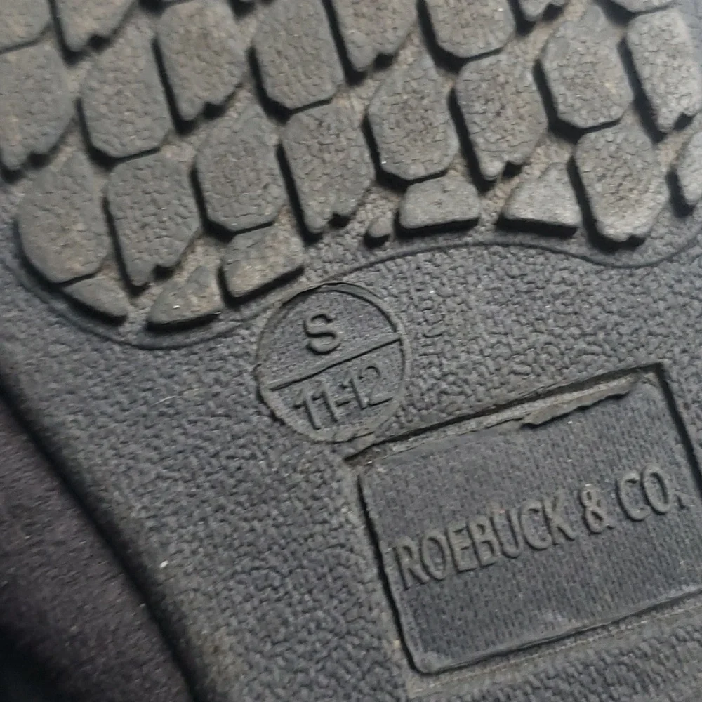 ROEBUCK & Co Black Moccasin Slippers-Kids S 11-12